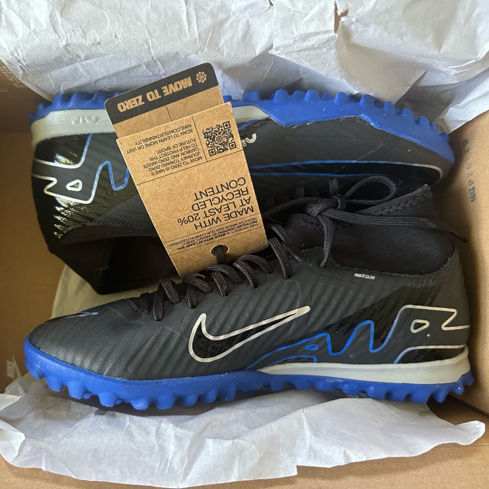 Zoom Superbly 9 Turf Shoes
•Indoor Soccer Turf Shoes